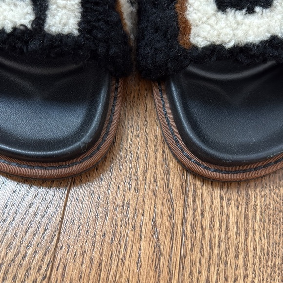 Fendi Shearling logo slides - Picture 5 of 7
